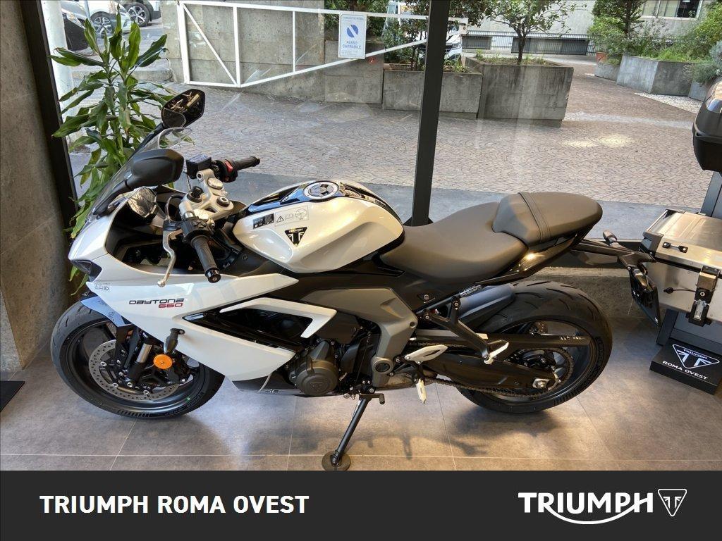 TRIUMPH Daytona 660 Abs